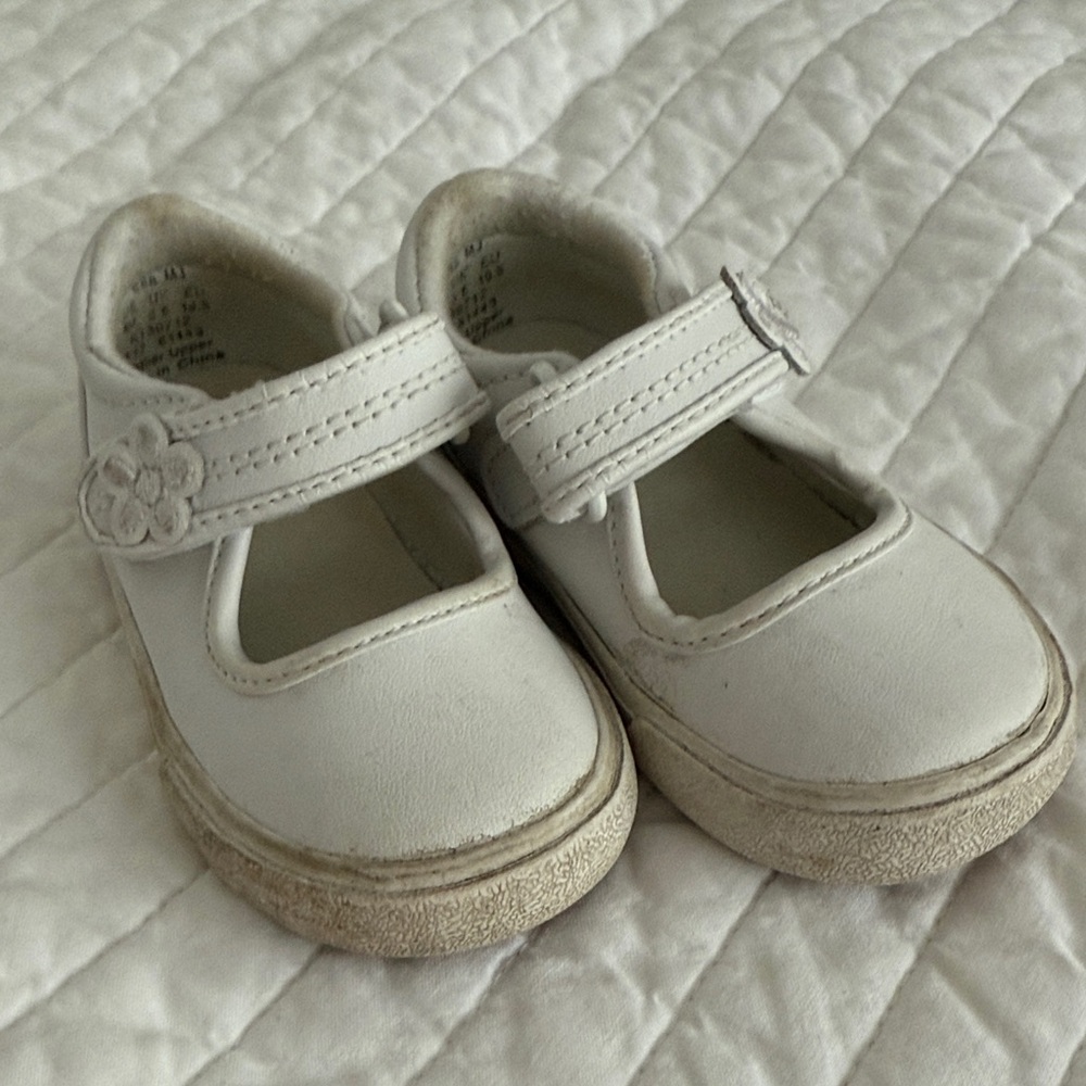 KEDS White Slip on Sandals (size 4c)